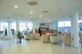 Imagen del bar/restaurante del Hotel Dolphin Marina. Foto 4