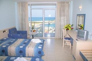 Imagen de la habitación del Hotel Dolphin Marina. Foto 6