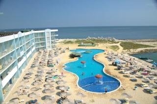 Imagen de la piscina del Hotel Dolphin Marina. Foto 9