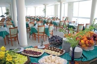 Imagen del bar/restaurante del Hotel Dolphin Marina. Foto 5
