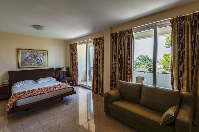 Imagen de la habitación del Hotel Dolphin Resort and Conference. Foto 6