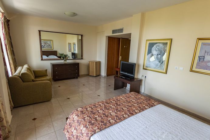 Imagen de la habitación del Hotel Dolphin Resort and Conference. Foto 7