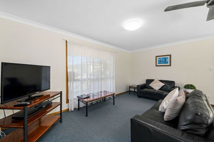 Imagen de la habitación del Hotel Dolphin Sands Holiday Villas. Foto 16