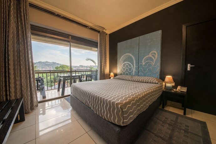 Imagen de la habitación del Hotel Dolphin Suites. Foto 20