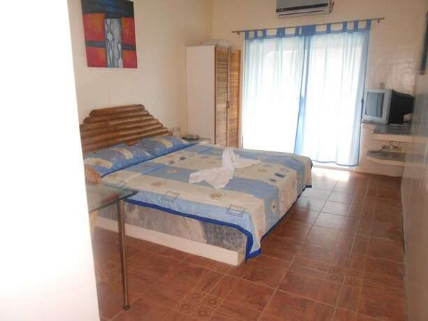 Imagen general del Hotel Dolphinbay Beachfront Resort. Foto 2