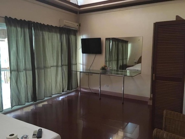 Imagen general del Hotel Dolphinbay Beachfront Resort. Foto 5