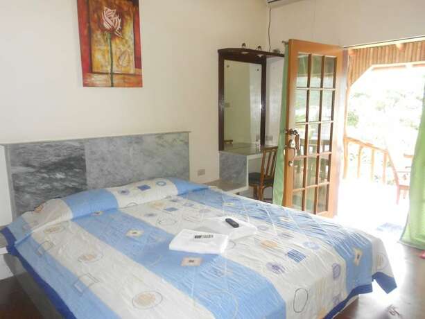 Imagen general del Hotel Dolphinbay Beachfront Resort. Foto 8