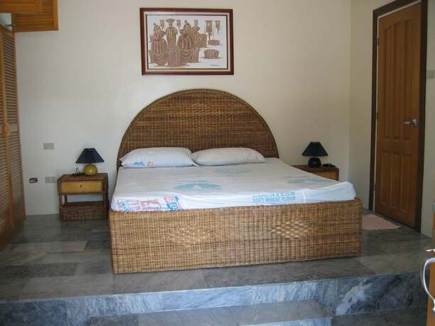 Imagen general del Hotel Dolphinbay Beachfront Resort. Foto 19