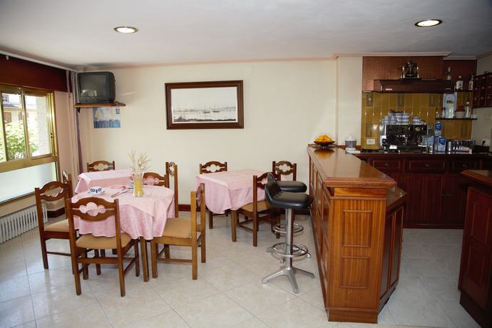 Imagen de los interiores del Hotel Dolusa. Foto 6