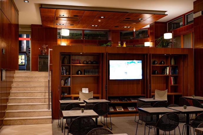 Imagen de los interiores del Hotel Dom Carlos Liberty. Foto 9