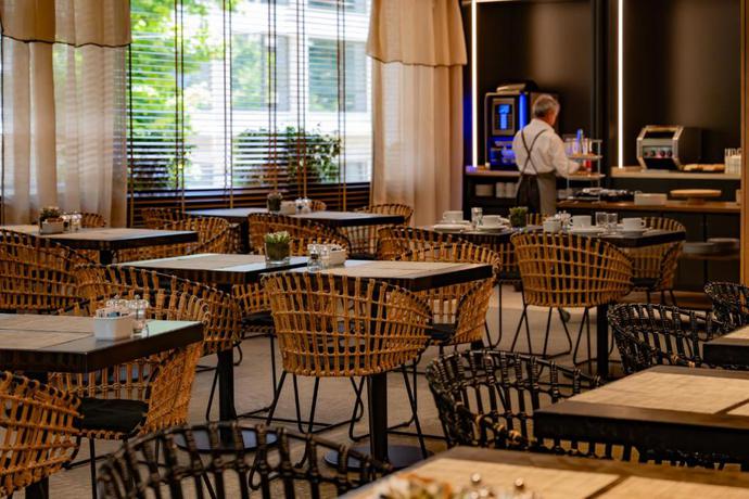 Imagen del bar/restaurante del Hotel Dom Carlos Park. Foto 3