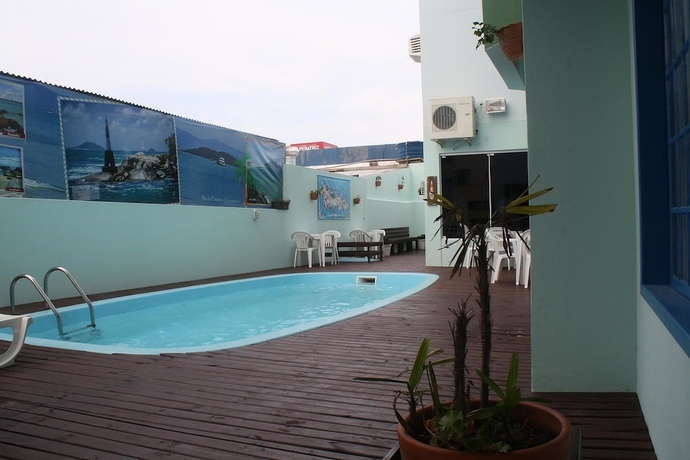 Imagen de la piscina del Hotel Dom Fish. Foto 16