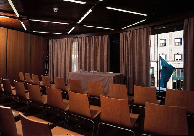 Imagen de los interiores del Hotel Dom Henrique Downtown. Foto 8