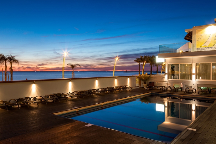 Imagen de la piscina del Hotel Dom Jose Beach. Foto 26