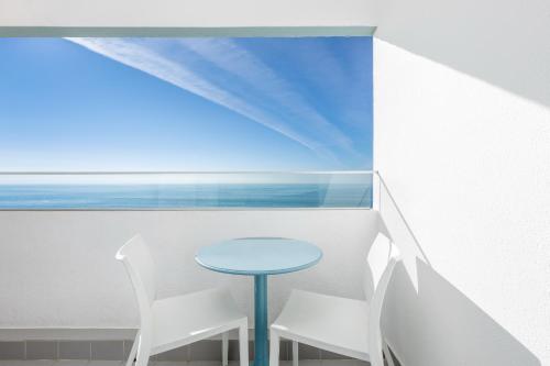 Imagen de la habitación del Hotel Dom Jose Beach. Foto 12