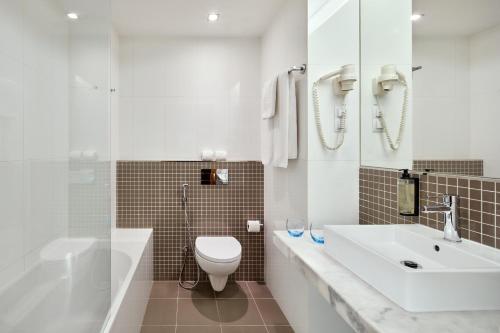 Imagen de la habitación del Hotel Dom Jose Beach. Foto 13