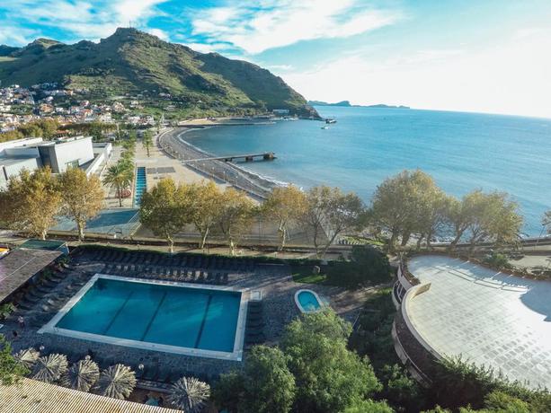 Imagen de los exteriores del Hotel Dom Pedro Madeira. Foto 19