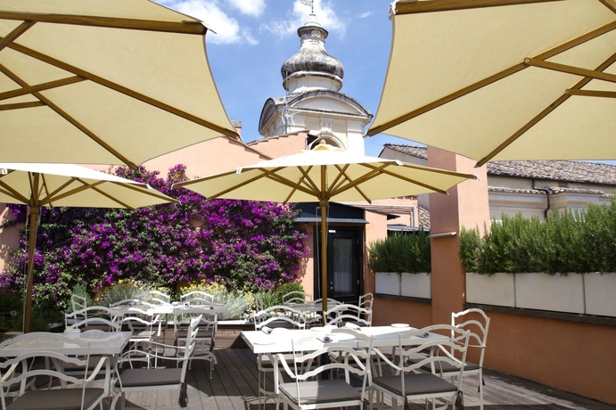 Imagen de los exteriores del Hotel Dom, Roma. Foto 13