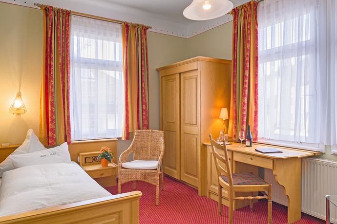 Imagen de la habitación del Hotel Dom, St. Blasien. Foto 7