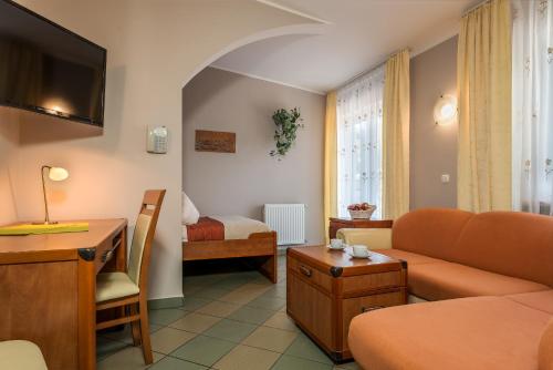 Imagen de la habitación del Hotel Dom Wypoczynkowy Oskar 250m od morza z sauną i jacuzzi. Foto 7