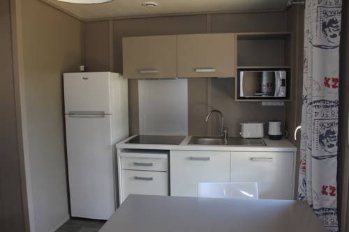 Imagen de la habitación del Hotel Domaine Chalets Larlapean. Foto 10