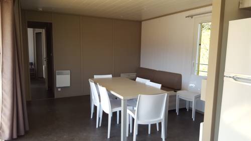 Imagen de la habitación del Hotel Domaine Chalets Larlapean. Foto 16