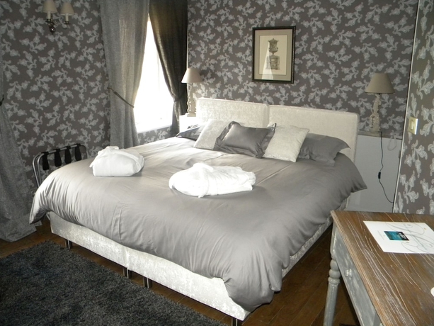 Imagen de la habitación del Hotel Domaine Chateau Du Faucon. Foto 2