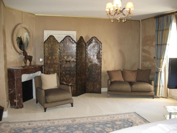 Imagen de la habitación del Hotel Domaine Chateau Du Faucon. Foto 16
