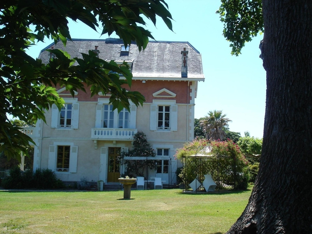 Imagen de los exteriores del Hotel Domaine De Bassilour. Foto 13