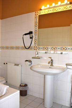 Imagen de la habitación del Hotel Domaine De Bodeuc. Foto 6