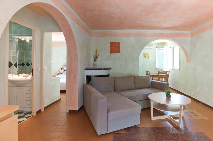 Imagen de la habitación del Hotel Domaine De Caranella. Foto 16