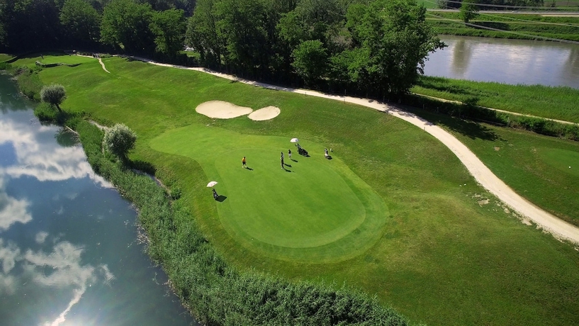 Imagen general del Hotel Domaine De Charmeil. Foto 2