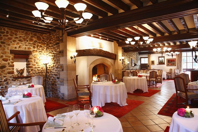 Imagen del bar/restaurante del Hotel Domaine De Chateauvieux. Foto 2
