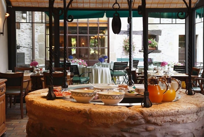 Imagen del bar/restaurante del Hotel Domaine De Chateauvieux. Foto 3