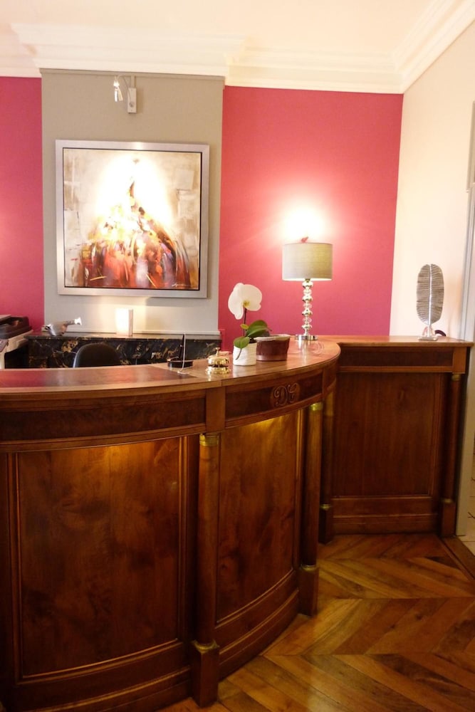 Imagen de los interiores del Hotel Domaine De Clairefontaine. Foto 20