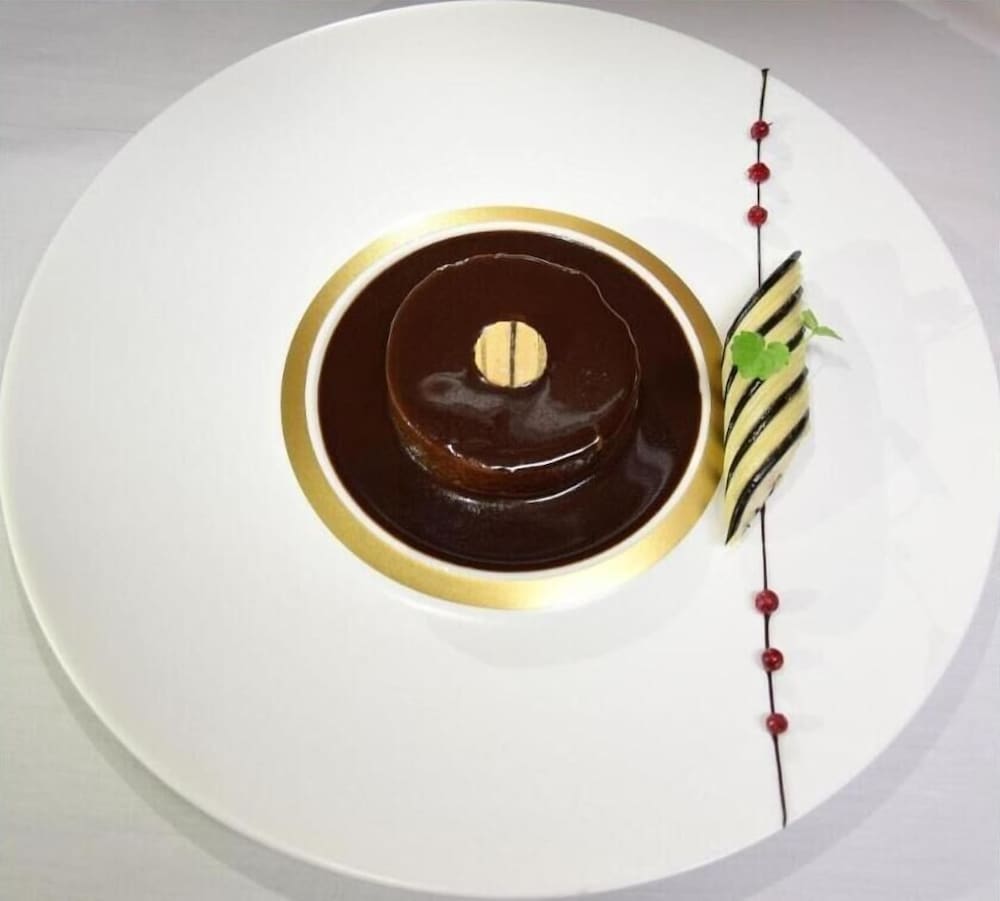 Imagen del bar/restaurante del Hotel Domaine De Clairefontaine. Foto 5