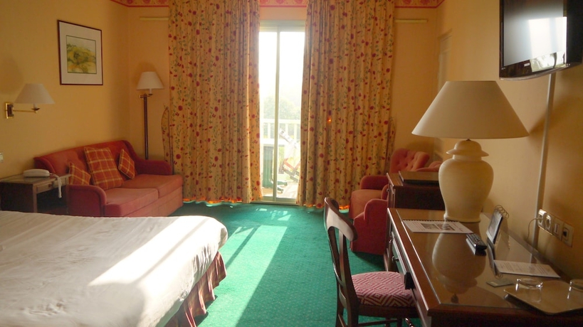 Imagen de la habitación del Hotel Domaine De Fompeyre. Foto 4