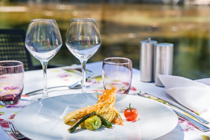 Imagen del bar/restaurante del Hotel Domaine De La Petite Isle - Luberon. Foto 3