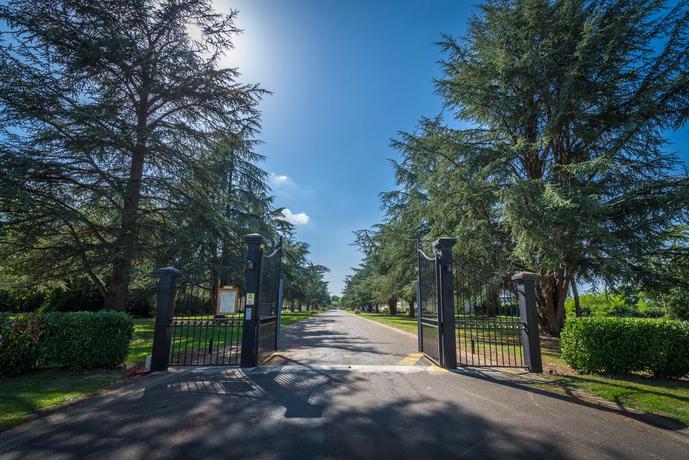 Imagen de los exteriores del Hotel Domaine De Roiffé. Foto 6