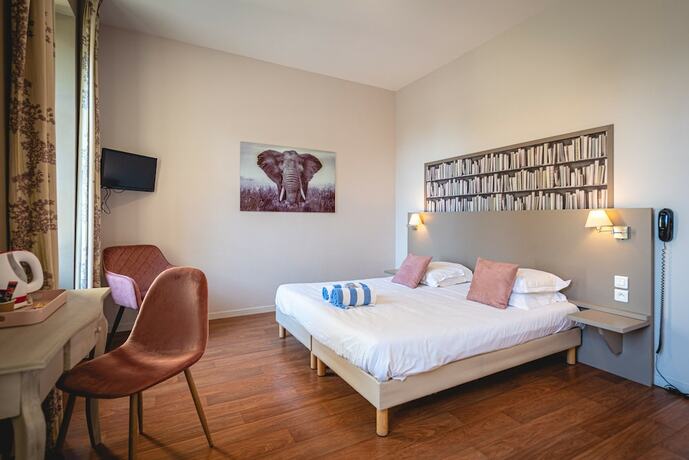 Imagen de la habitación del Hotel Domaine De Roiffé. Foto 17