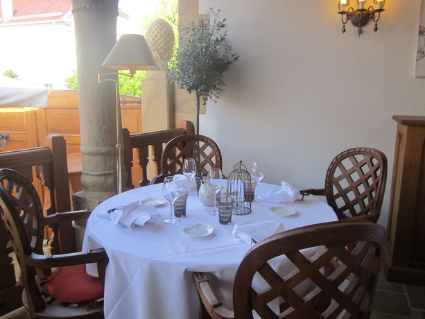 Imagen del bar/restaurante del Hotel Domaine De Rouffach. Foto 2