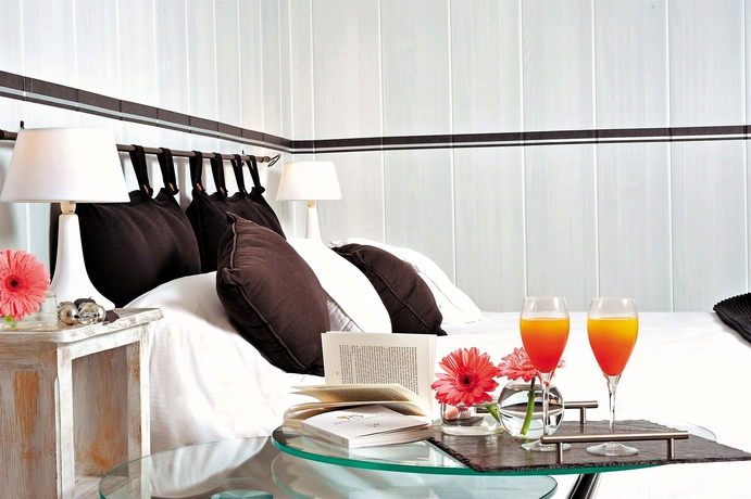 Imagen de la habitación del Hotel Domaine De Roullet. Foto 6