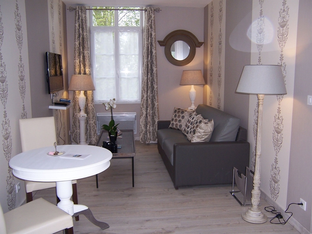 Imagen de los interiores del Hotel Domaine De Roullet. Foto 13