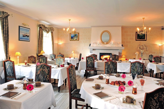 Imagen del bar/restaurante del Hotel Domaine De Roullet. Foto 3