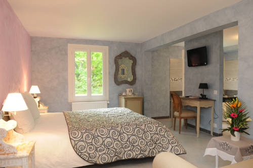 Imagen de la habitación del Hotel Domaine De Valaudran. Foto 5