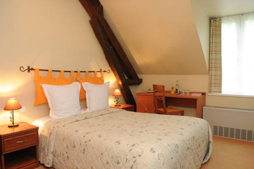 Imagen de la habitación del Hotel Domaine De Valaudran. Foto 7