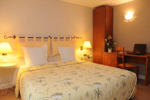 Imagen de la habitación del Hotel Domaine De Valaudran. Foto 16