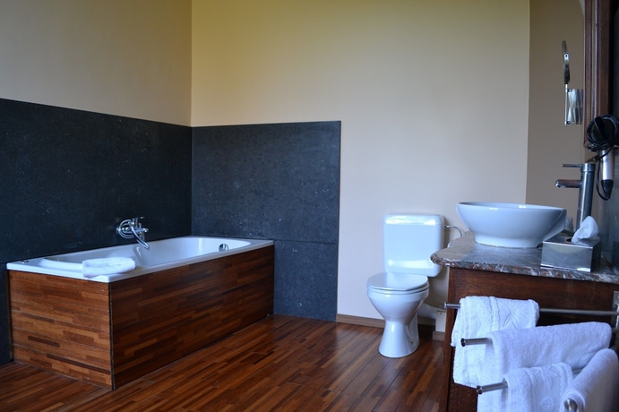 Imagen de la habitación del Hotel Domaine Du Château De La Neuville. Foto 14