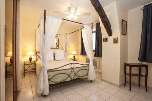 Imagen de la habitación del Hotel Domaine Du Ch&acirc;teau De Monrecour - H&ocirc;tel Et Restaur. Foto 8