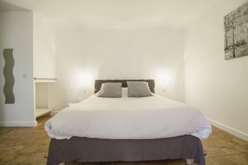 Imagen de la habitación del Hotel Domaine Du Val De Cèze. Foto 6